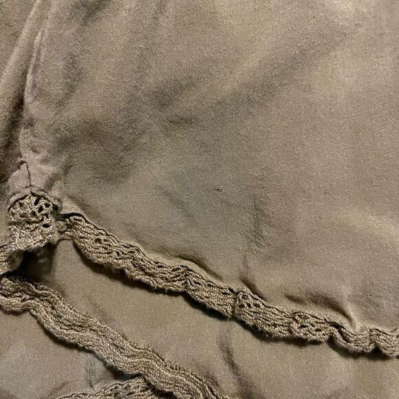 Ann Taylor LOFT Army Green Babydoll Pleated Blouse Medium - Picture 11 of 11